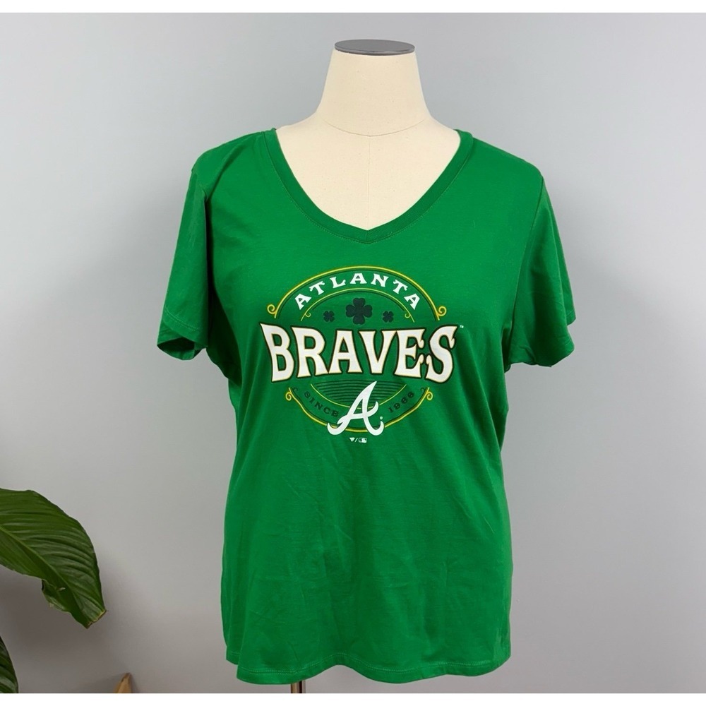 NWOT Atlanta Braves Kelly Green St Patrick's Day T-shirt Women's Plus 3X V-neck